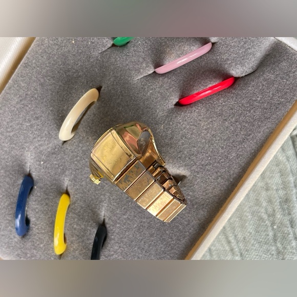 VINTAGE DISNEY MINNIE MOUSE GOLD RING WATCH BY EXACTLY JAPAN MOVT COLOR CHANGING - Picture 5 of 9